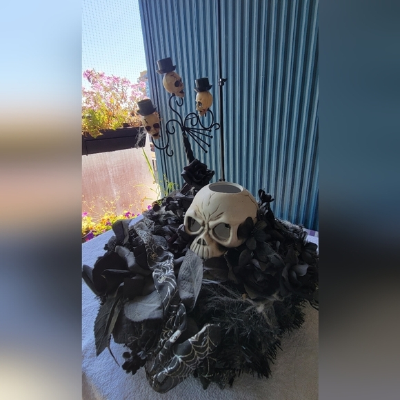 Gothic Halloween Table Candleabra Decorations  Skull Black Roses - Picture 3 of 13